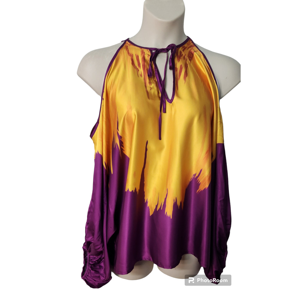 NWT Koandaily Cold Shoulder Printed Satin Top Blouse M